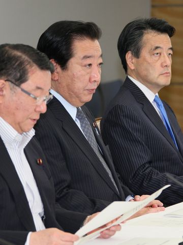 野田总理出席了在总理大臣官邸召开的有关每月例行经济报告等的相关阁僚会议。
