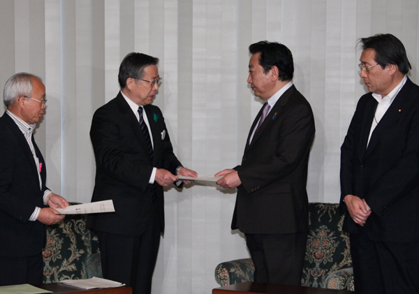 野田总理在国会接受了福岛县知事以及双叶郡8个町村长的要求。
