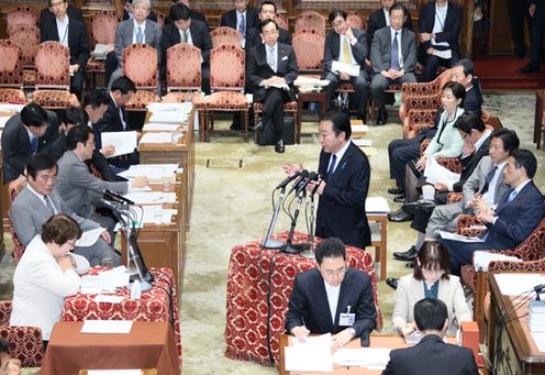 野田总理出席了众议院有关社会保障和税制一体化改革的特别委员会。