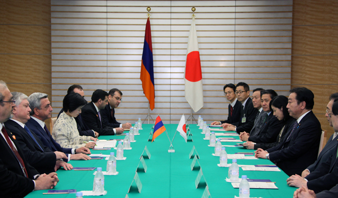 野田总理在总理官邸与亚美尼亚总统谢尔日•萨尔基相进行了会谈，并举行了联合声明签字仪式。