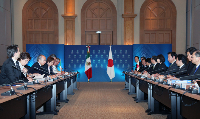2012年6月17日（当地时间），野田总理为了出席二十国集团洛斯卡沃斯峰会访问了墨西哥合众国洛斯卡沃斯。
