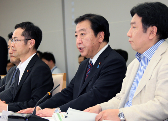 野田总理出席了在总理大臣官邸召开的有关电力需求的研究会议、能源及环境会议的联席会议。