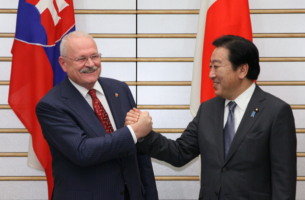 野田总理在总理大臣官邸与斯洛伐克共和国伊万•加什帕罗维奇总统举行了会谈。