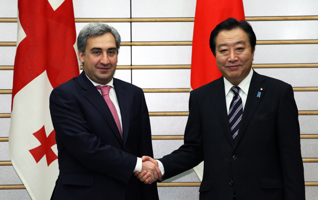 野田总理在总理大臣官邸与格鲁吉亚尼卡•吉拉乌利总理举行了会谈。