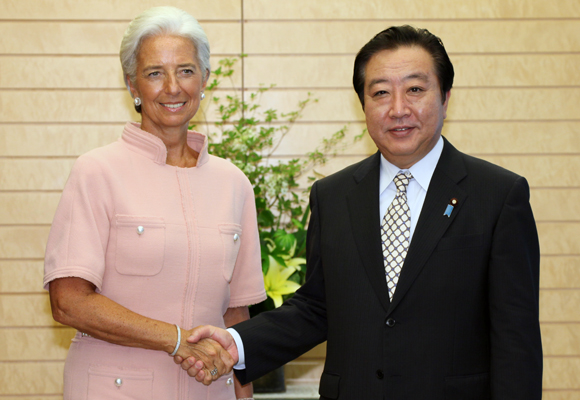 野田总理在总理大臣官邸接受了国际货币基金组织（IMF）总裁克里斯蒂娜•拉加德的拜会。