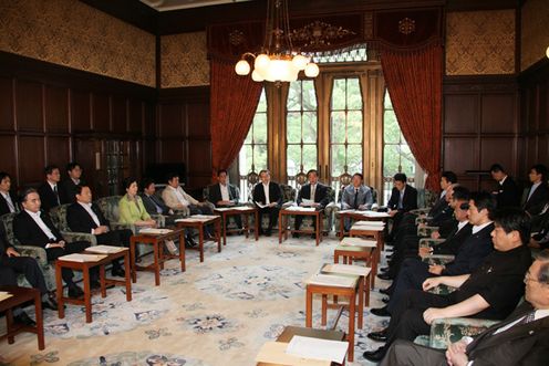 野田总理在国会召开了第4次青少年培养支援推进本部会议。