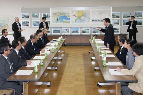 野田总理访问了福岛县。