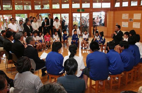 野田总理访问了福岛县。
