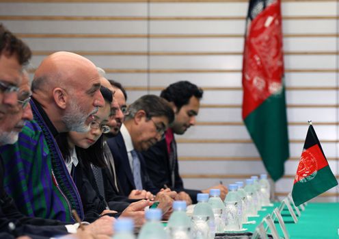 野田总理在总理大臣官邸与阿富汗伊斯兰共和国总统哈米德・卡尔扎伊举行了会谈。