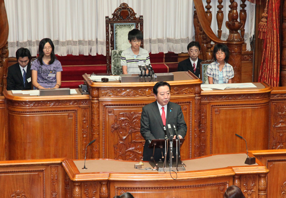 野田总理出席了儿童国会。