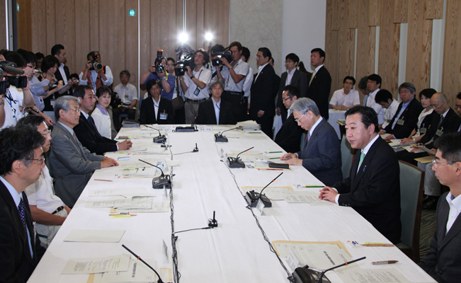 野田总理出席了在总理大臣官邸召开的第1次宇宙政策委员会。