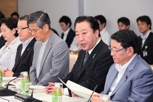 野田总理出席了在总理大臣官邸召开的新型流感等对策有识之士会议。