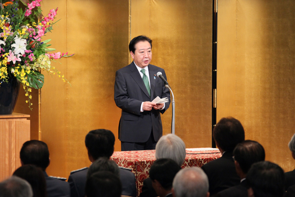 野田总理出席了在东京都内宾馆举行的2012年防灾功劳者表彰仪式。
