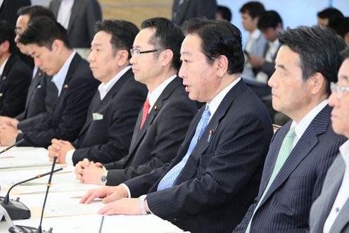 野田总理出席了在总理大臣官邸召开的能源及环境会议。