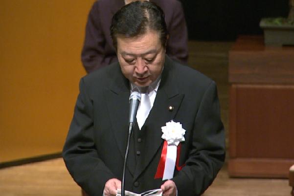 野田总理在日本青年馆参加了日本遗属会成立65周年纪念典礼。