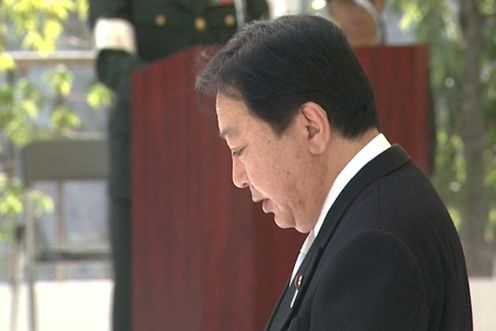 野田总理出席了在防卫省举行的2012年度自卫队殉职队员追悼仪式。