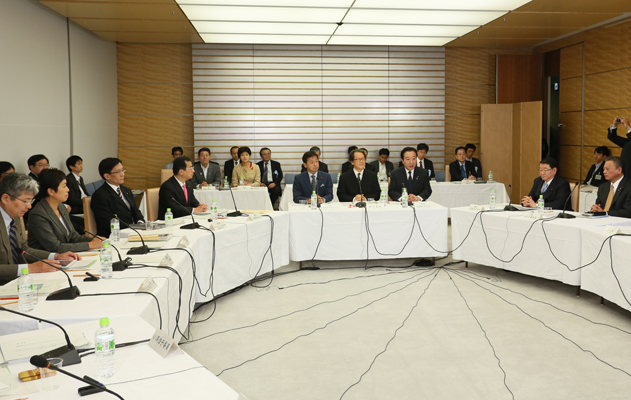 野田总理在总理大臣官邸召开了“新公共”推进会议。