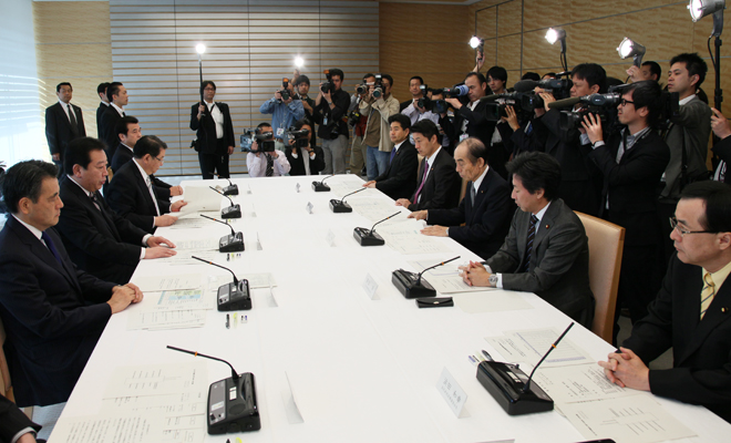 野田总理在总理大臣官邸召开了有关预算编制的政府与执政党会议。