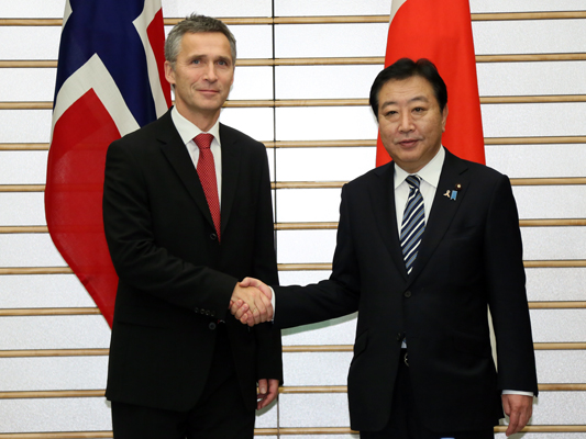 野田总理在总理大臣官邸与挪威王国首相延斯•斯托尔滕贝格举行了会谈。