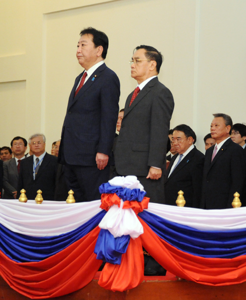野田总理为了出席第九届亚欧首脑会议（ASEM9）访问了老挝万象。