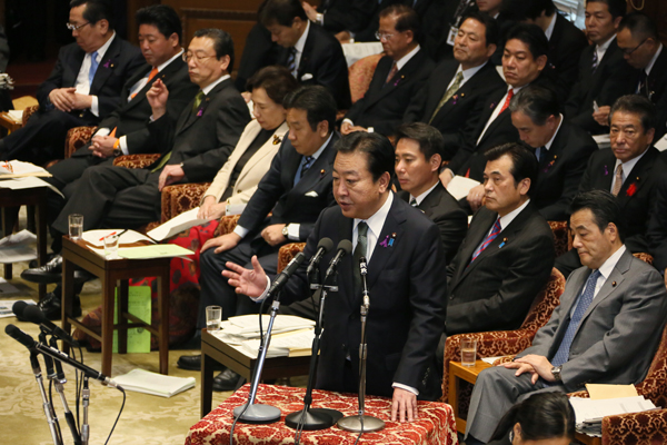 野田总理出席了众议院预算委员会。