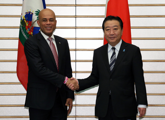 野田总理在总理大臣官邸与海地共和国总统米歇尔•约瑟夫•马尔泰利举行了会谈。