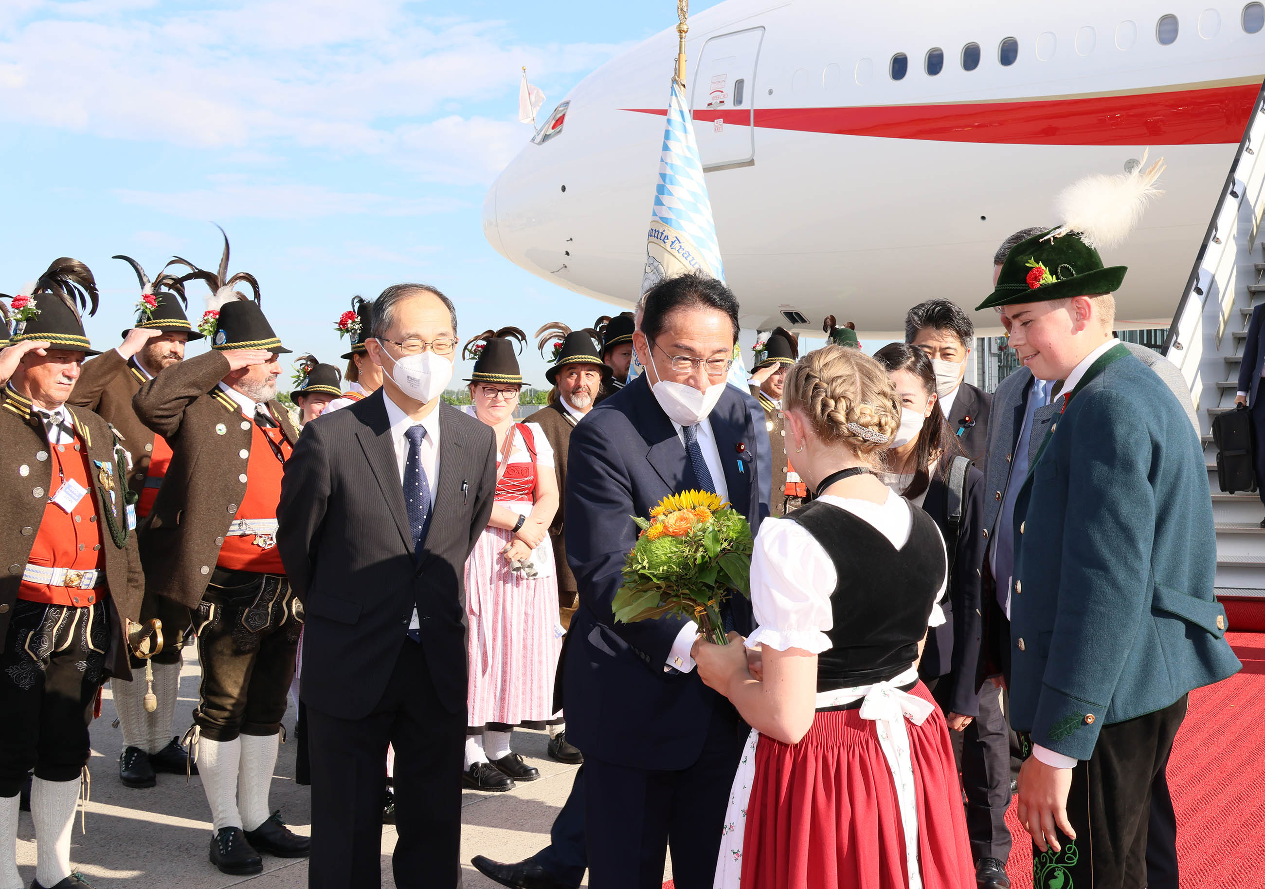 ドイツに到着した岸田総理１