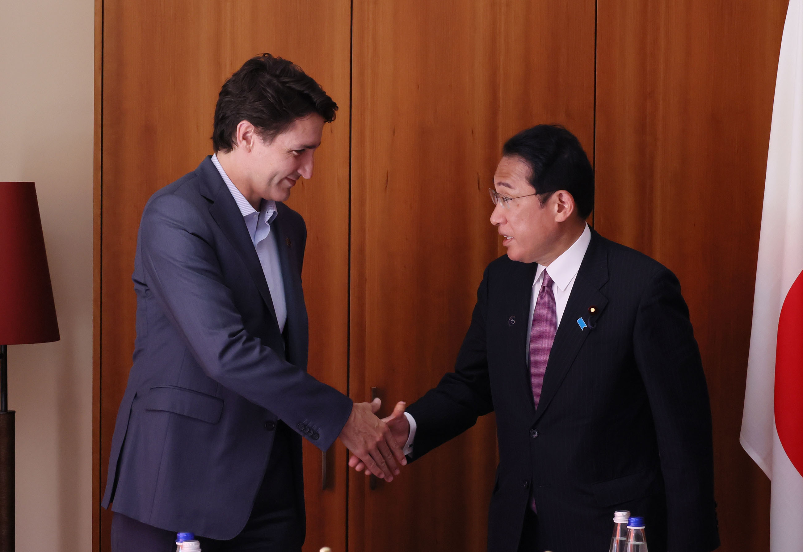 ジャスティン・トルドー・カナダ首相と会談する岸田総理１
