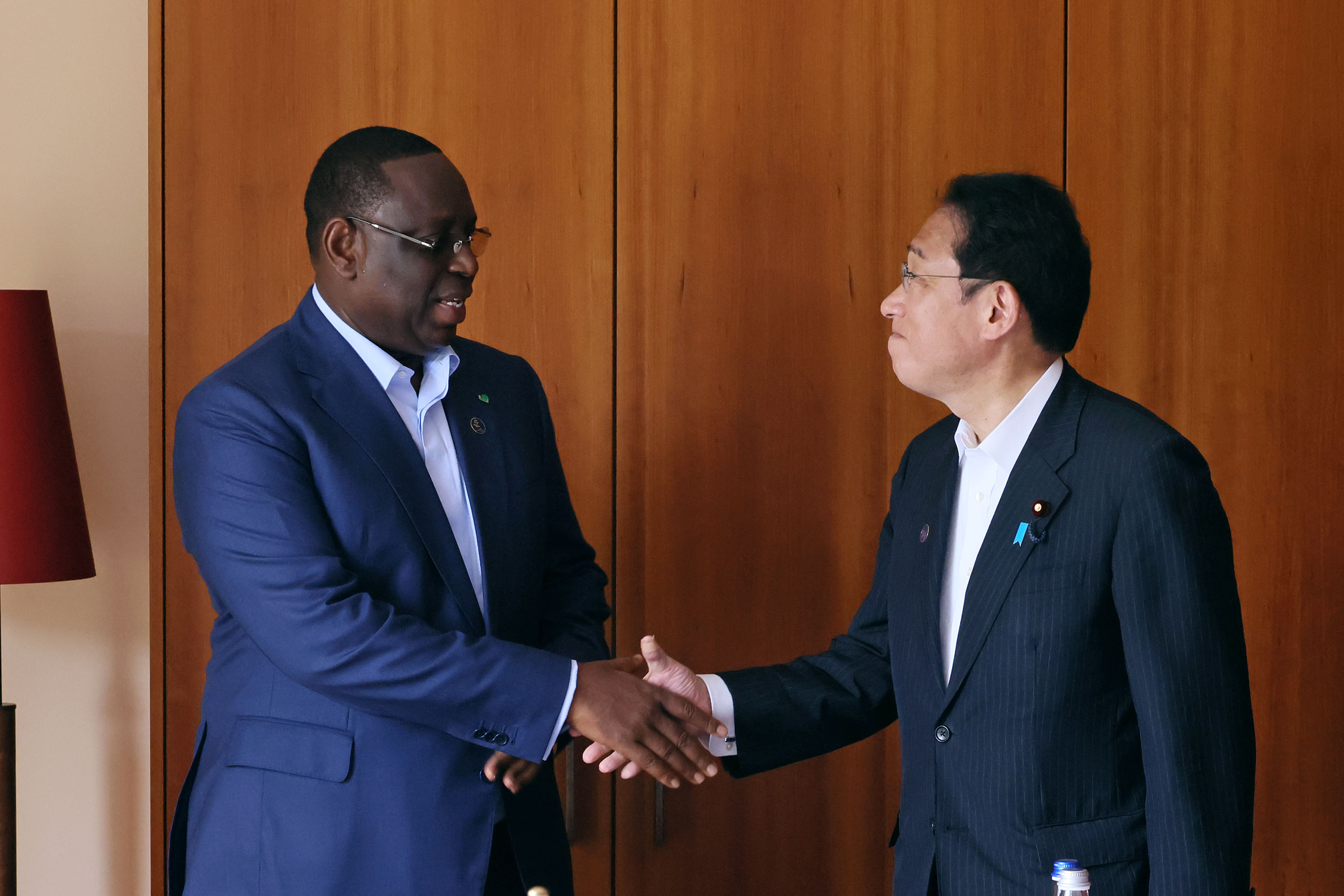 マッキー・サル・セネガル共和国大統領と会談する岸田総理１