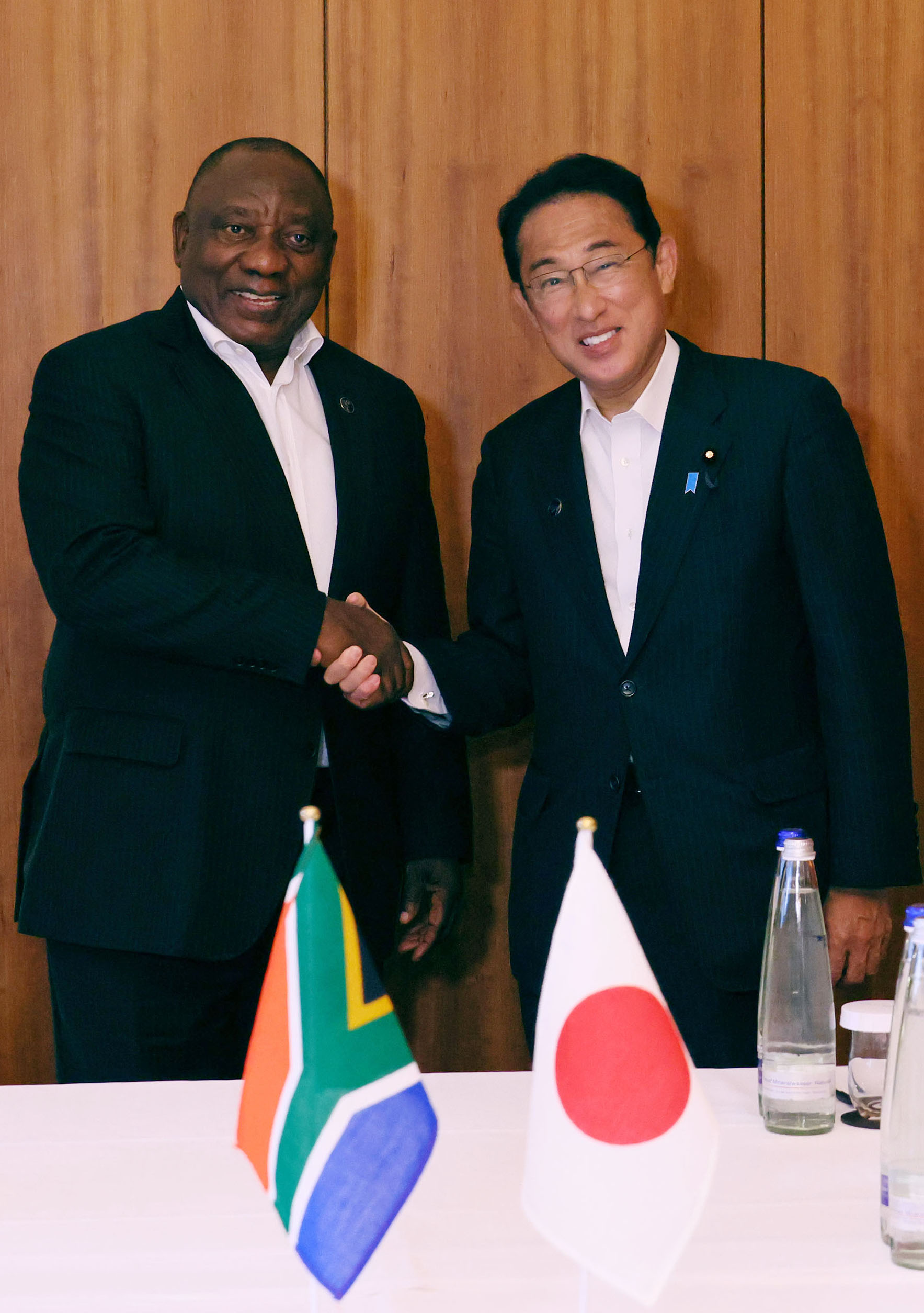 シリル・ラマポーザ・南アフリカ共和国大統領と会談する岸田総理２