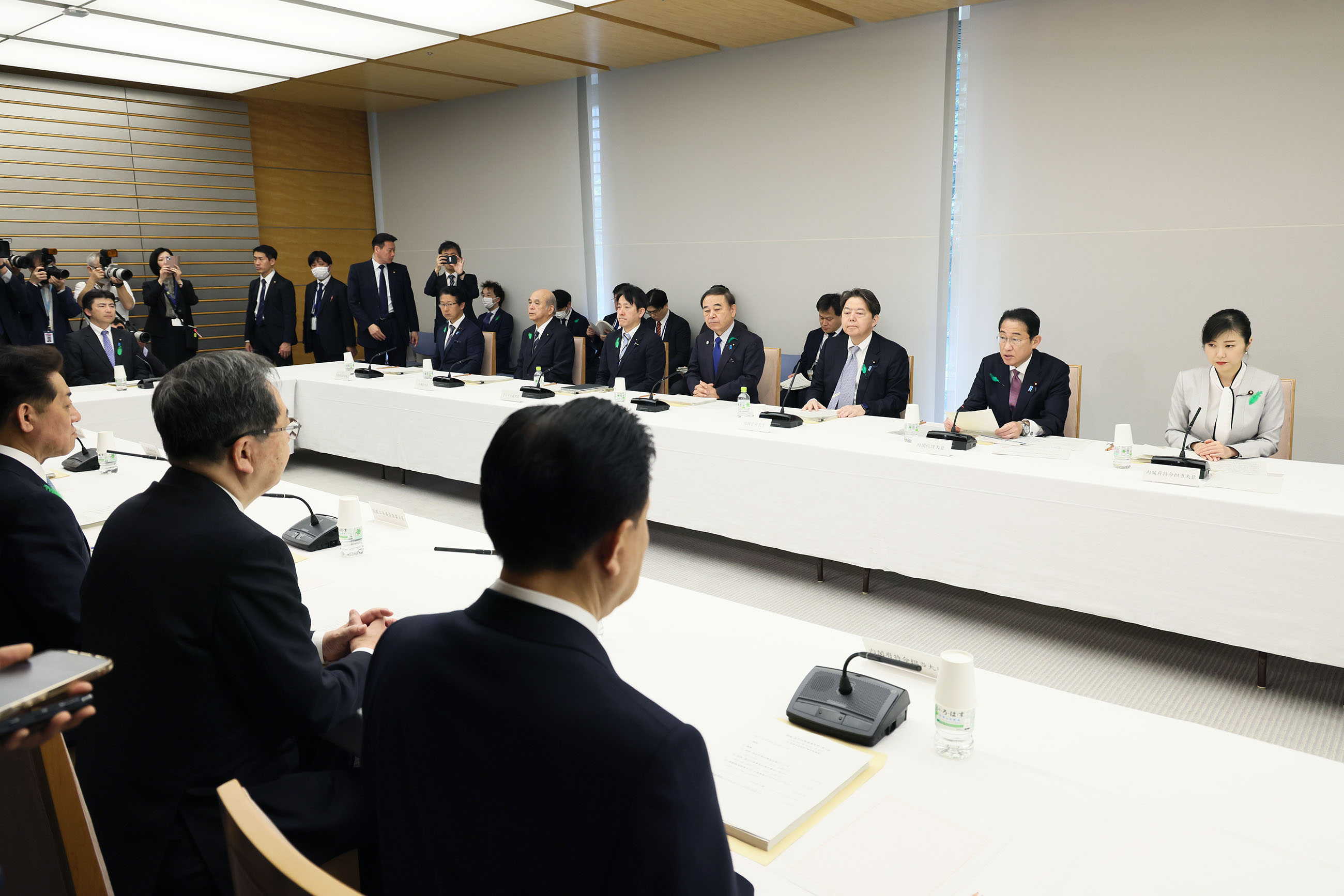 会議のまとめを行う岸田総理３