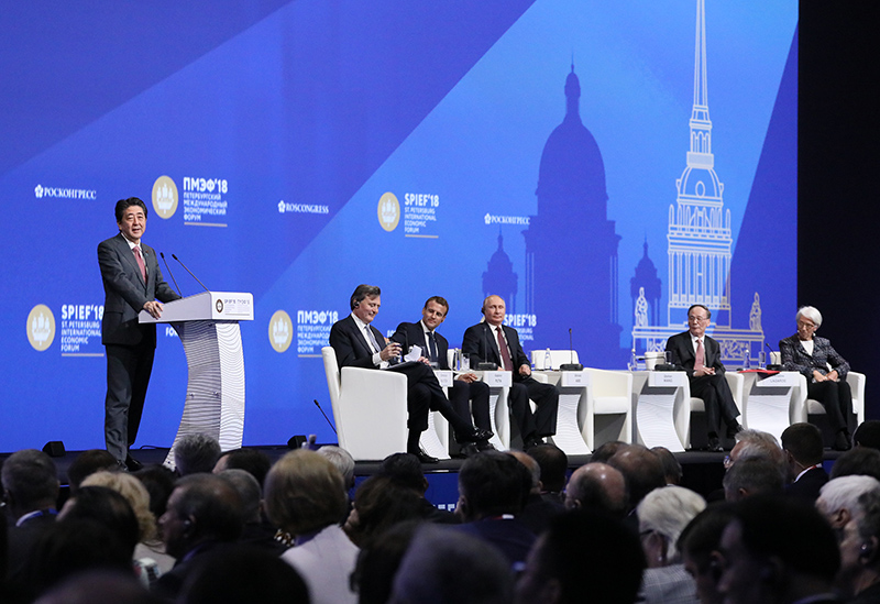 サンクトペテルブルク国際経済フォーラムに出席する安倍総理２