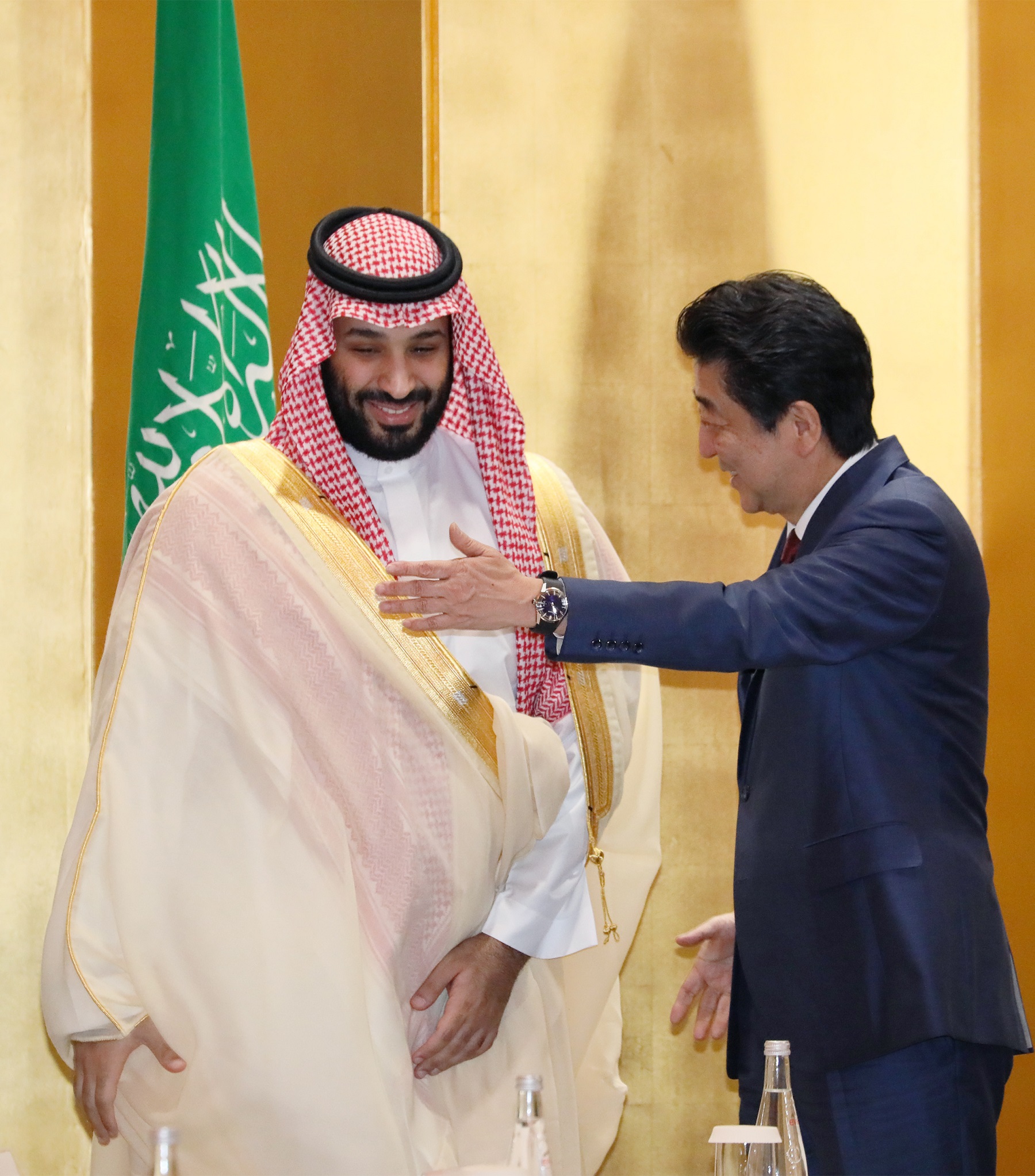 ムハンマド・サウジアラビア皇太子と会談する安倍総理３
