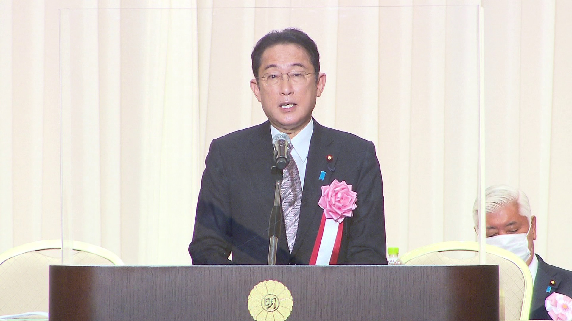 祝辞を述べる岸田総理