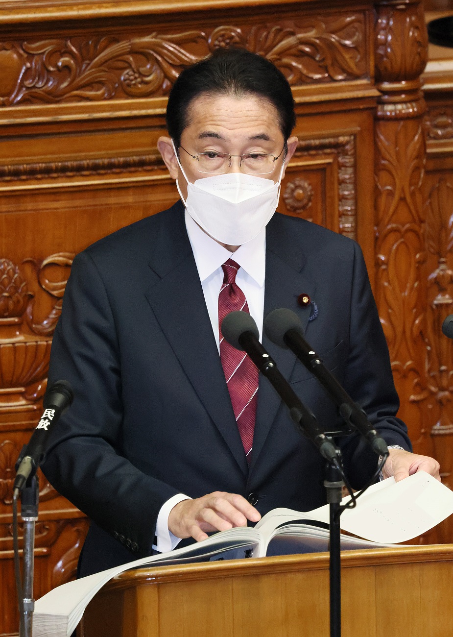 衆議院本会議で所信表明演説を行う岸田総理２