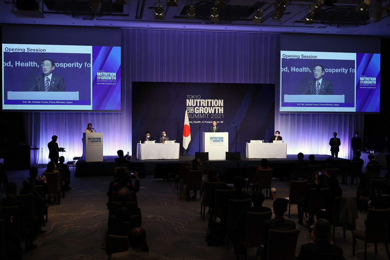 東京栄養サミット２０２１でスピーチを行う岸田総理４