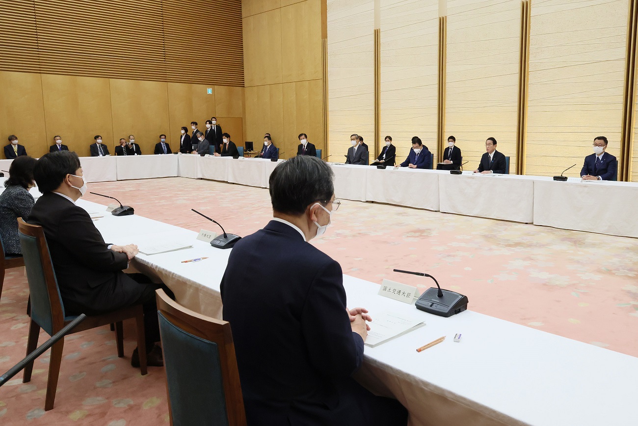 会議のまとめを行う岸田総理６