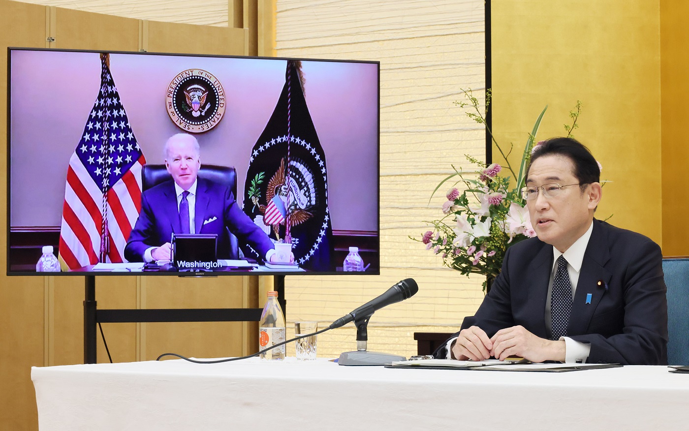 バイデン米大統領とテレビ会談を行う岸田総理３