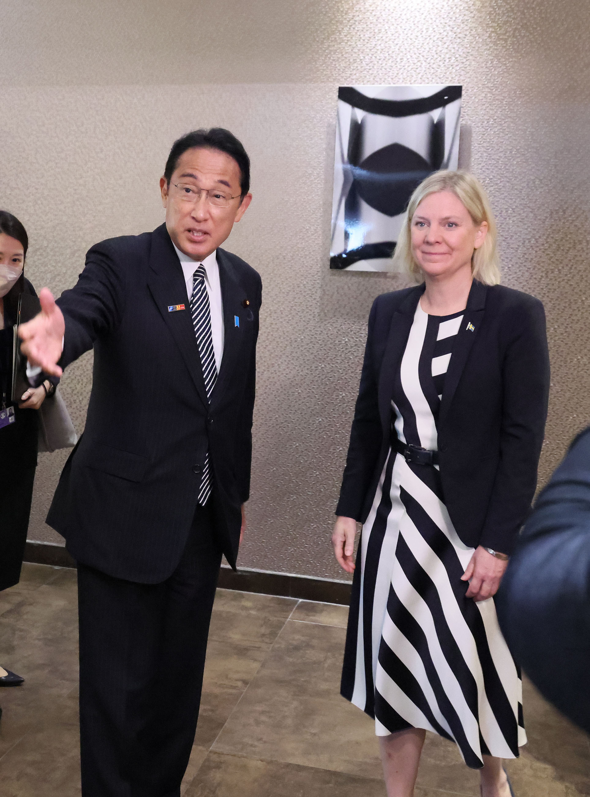 アンデション・スウェーデン首相と会談する岸田総理１
