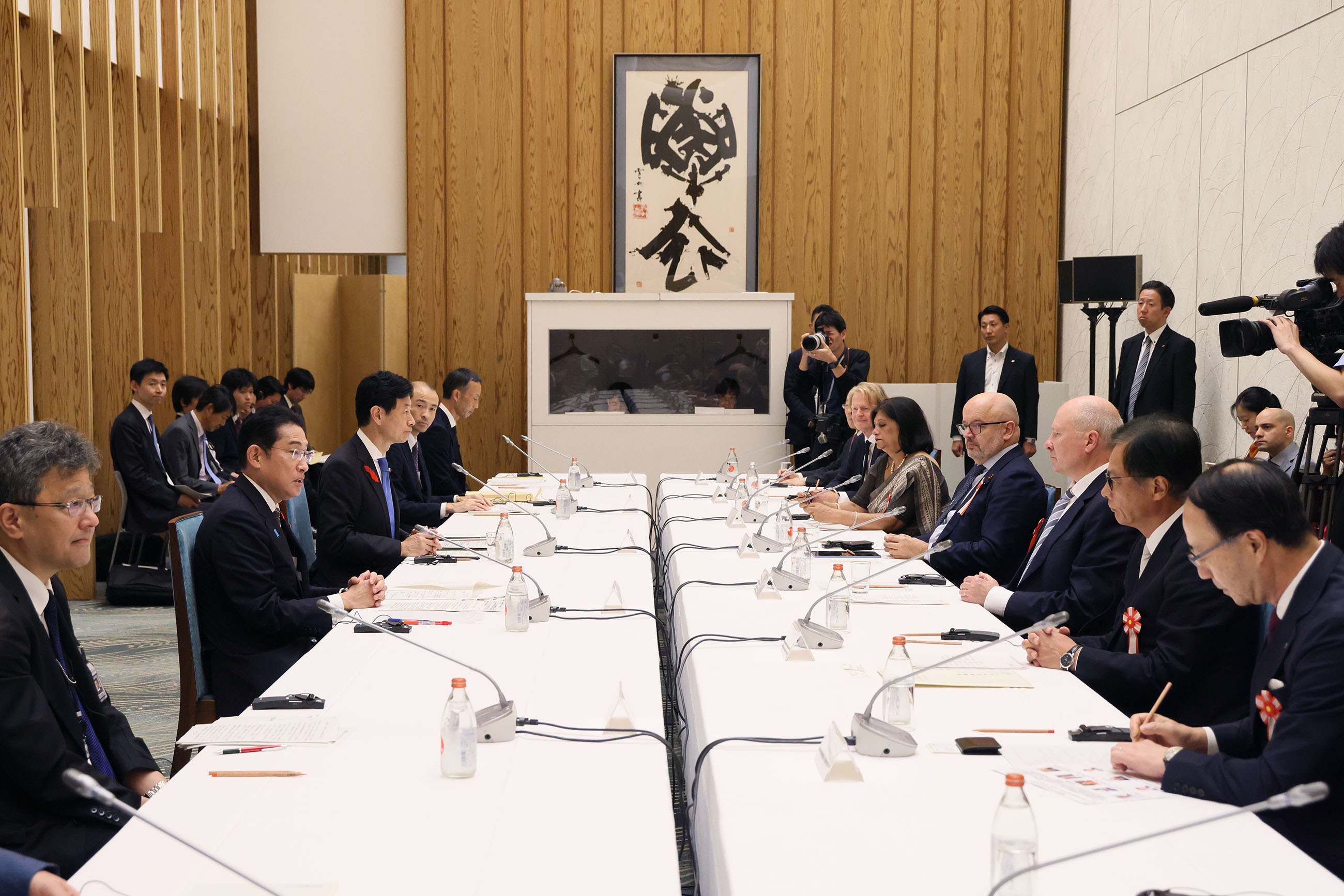 東京ＧＸラウンドテーブルに出席する岸田総理３