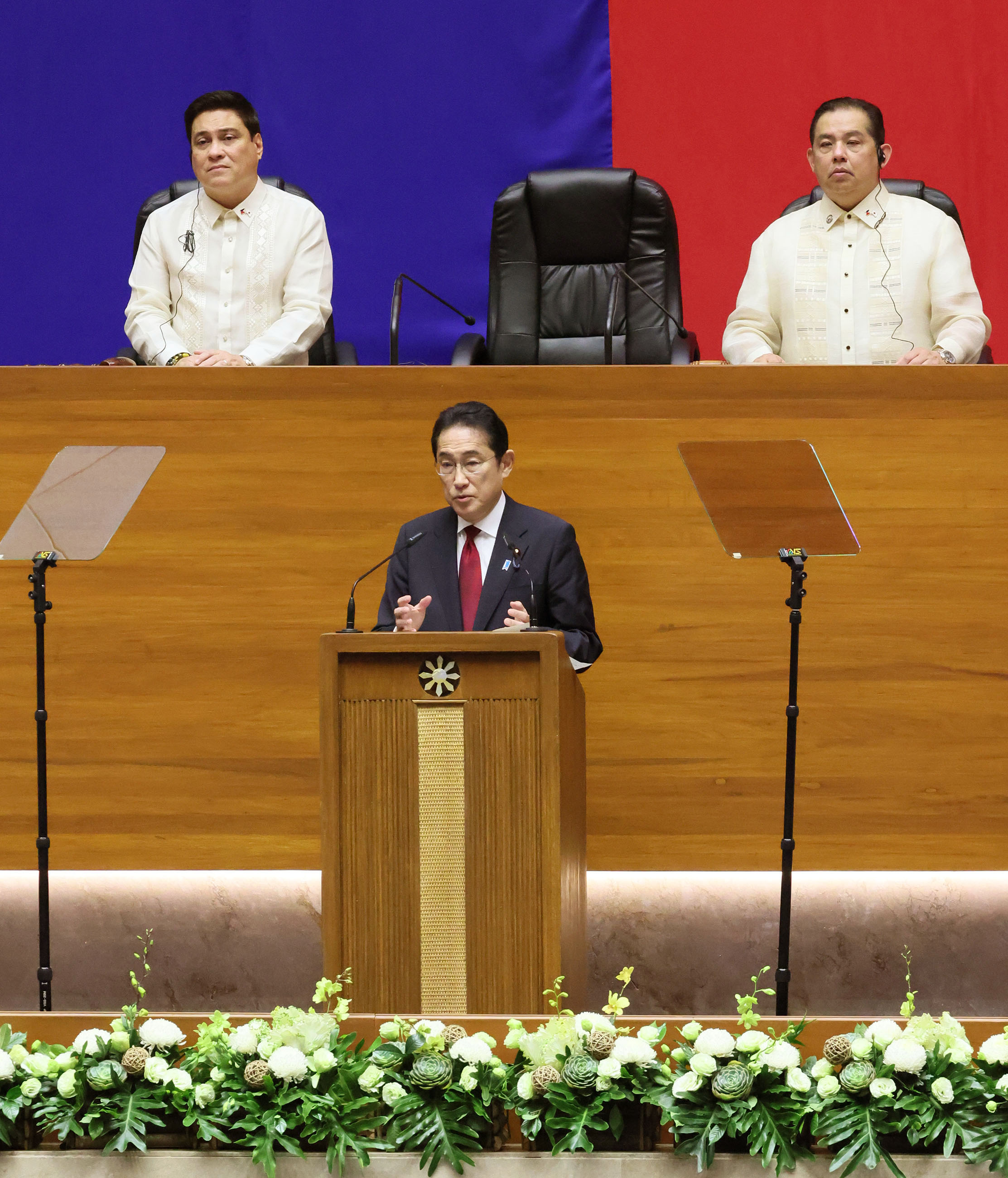 フィリピン共和国上下両院合同セッションで政策スピーチを行う岸田総理５