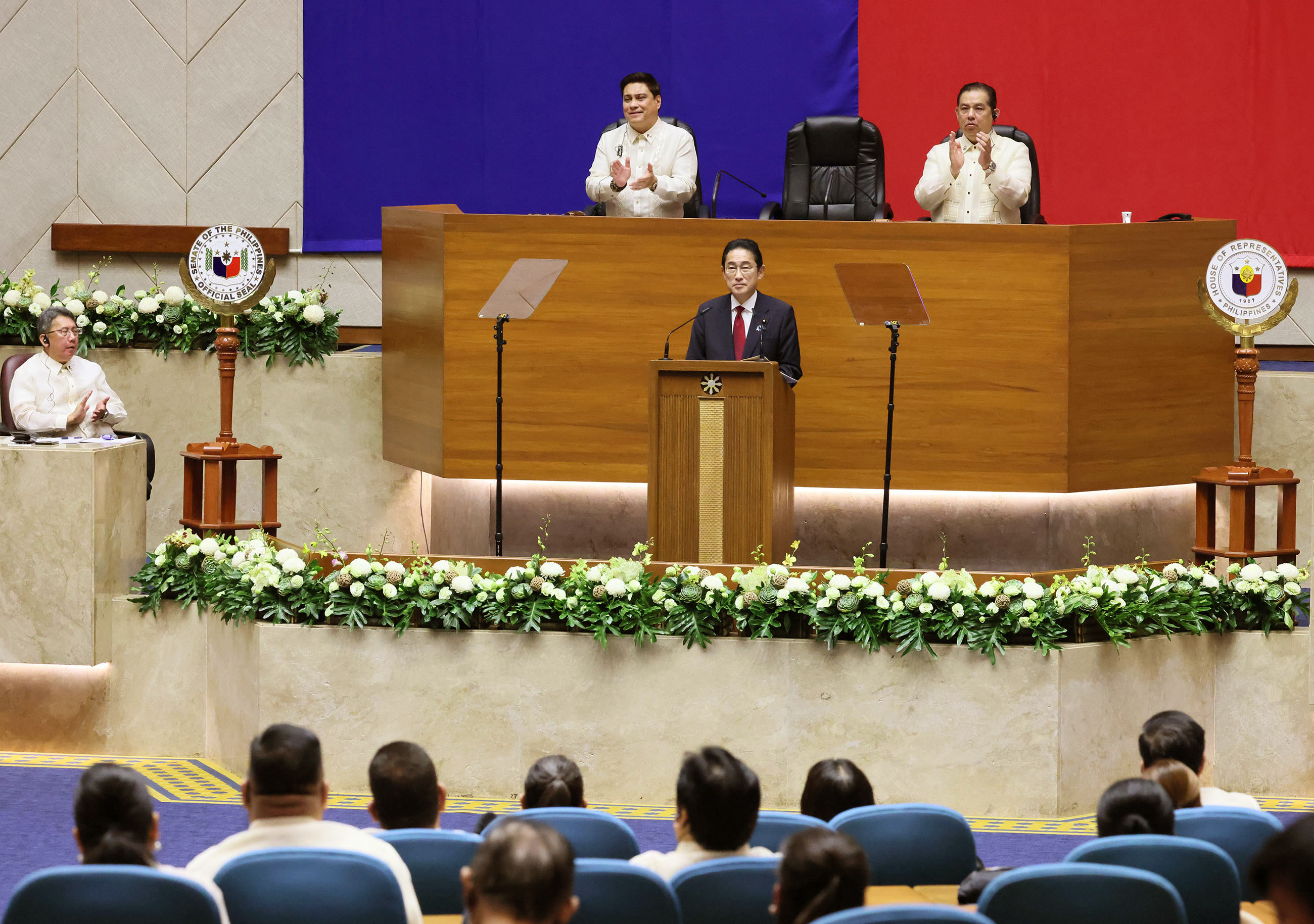 フィリピン共和国上下両院合同セッションで政策スピーチを行う岸田総理６