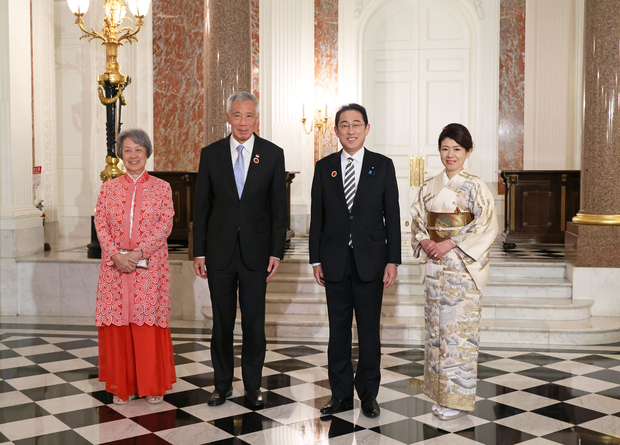 リー・シンガポール共和国首相夫妻を出迎える岸田総理