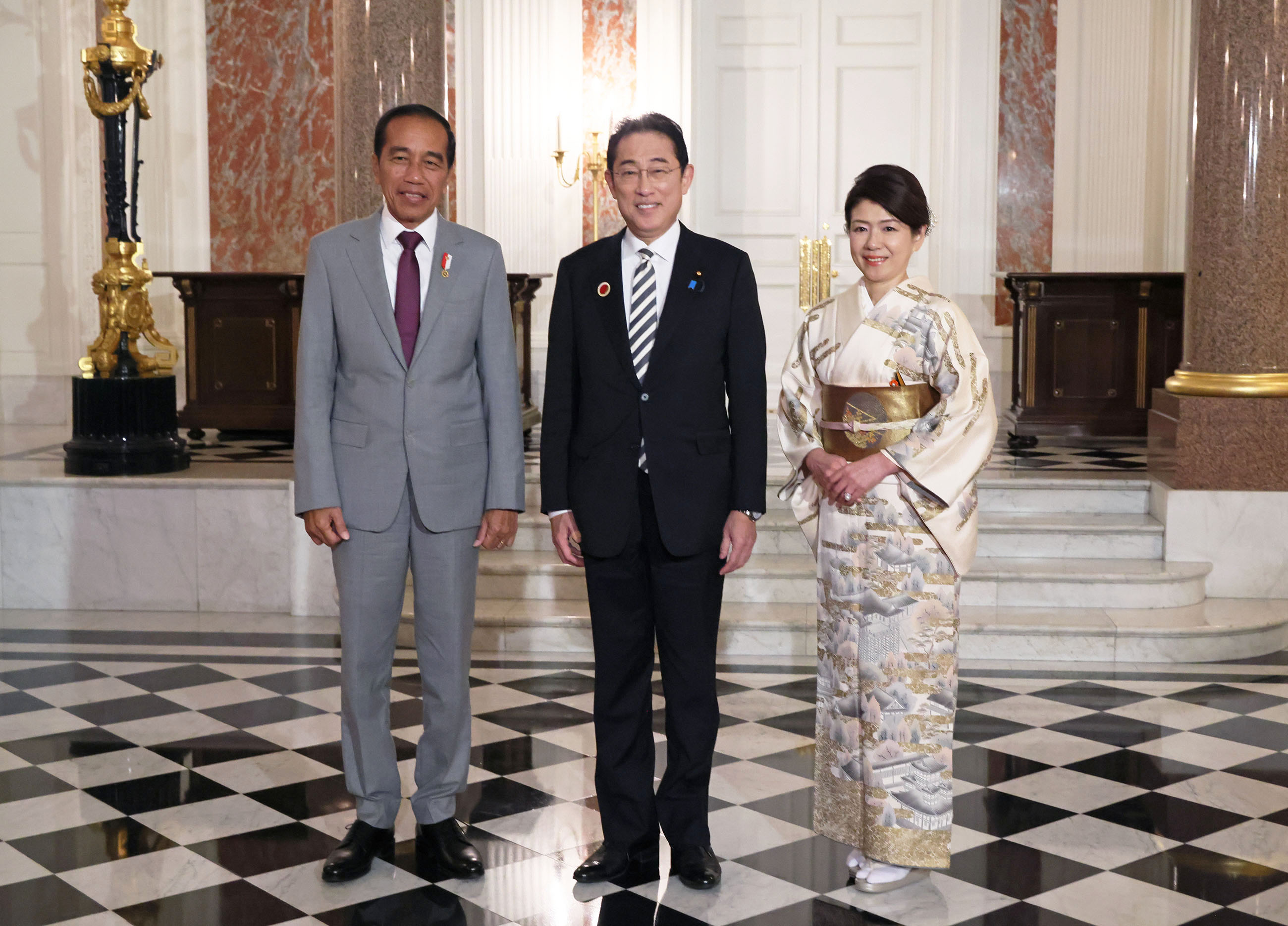 ジョコ・インドネシア共和国大統領を出迎える岸田総理