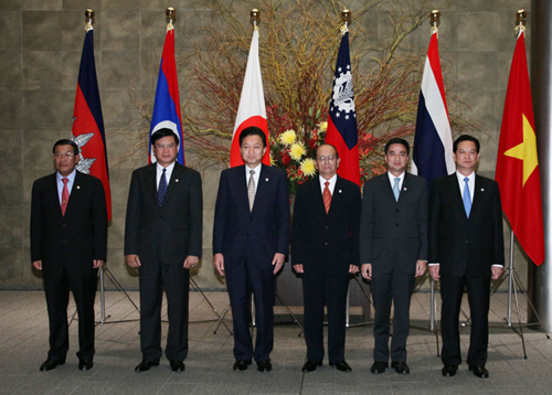 日本・メコン地域諸国首脳会議に参加する各国首脳の写真
