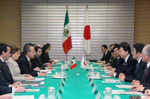 フェリペ・カルデロン・イノホサ大統領と会談する鳩山総理