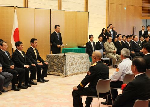 防災功労者内閣総理大臣表彰式であいさつする菅総理の写真