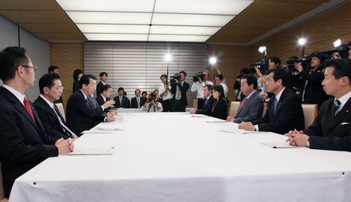 元気な日本復活特別枠要望に関する評価会議であいさつする菅総理２