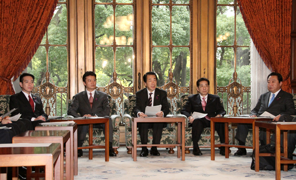 包括的経済連携に関する閣僚委員会で挨拶する菅総理１