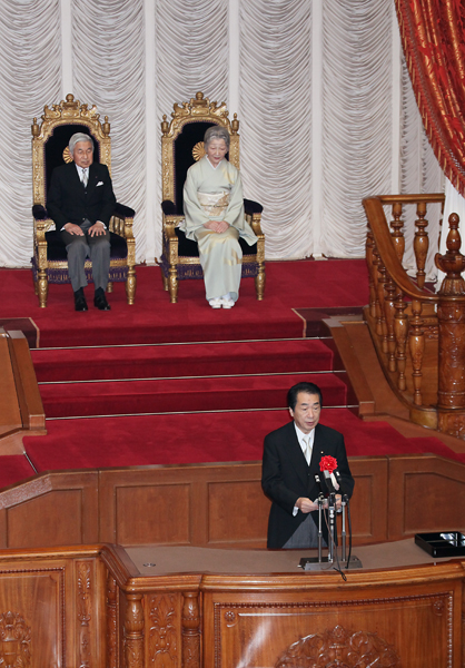 議会開設百二十年記念式典で祝辞を述べる菅総理２